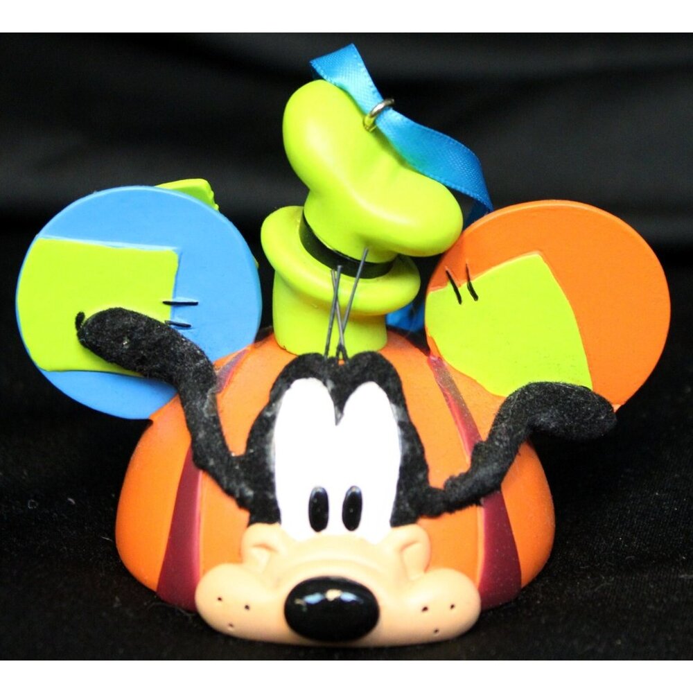 Disney Parks Mickey Ears Ornament Goofy Derek Lesinski Artist Signed Velour Pain
